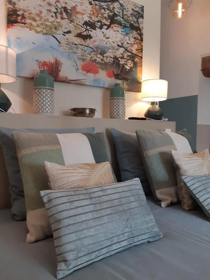 Le Mas De Roussillon Bed & Breakfast Roussillon  0*, Roussillon (Vaucluse) France
