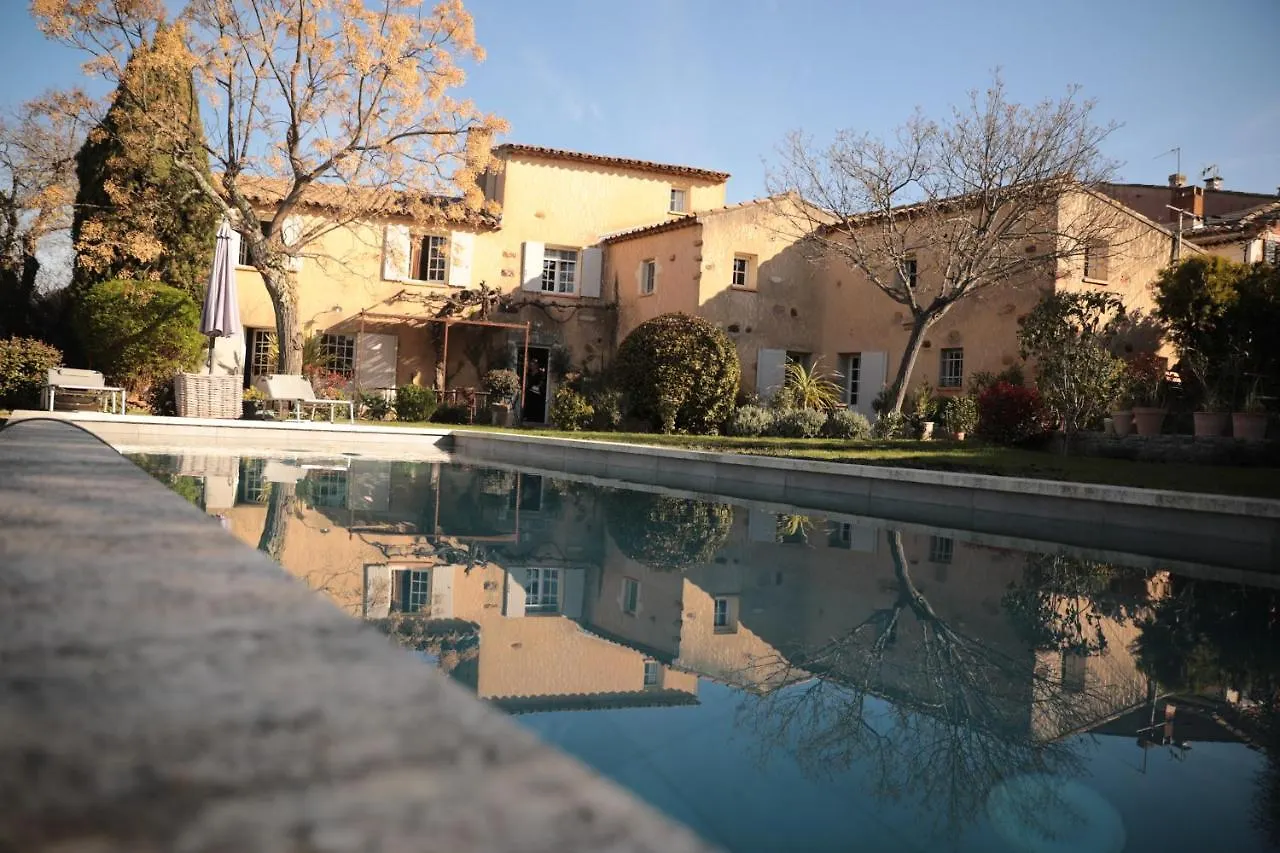 Le Mas De Roussillon contacts
