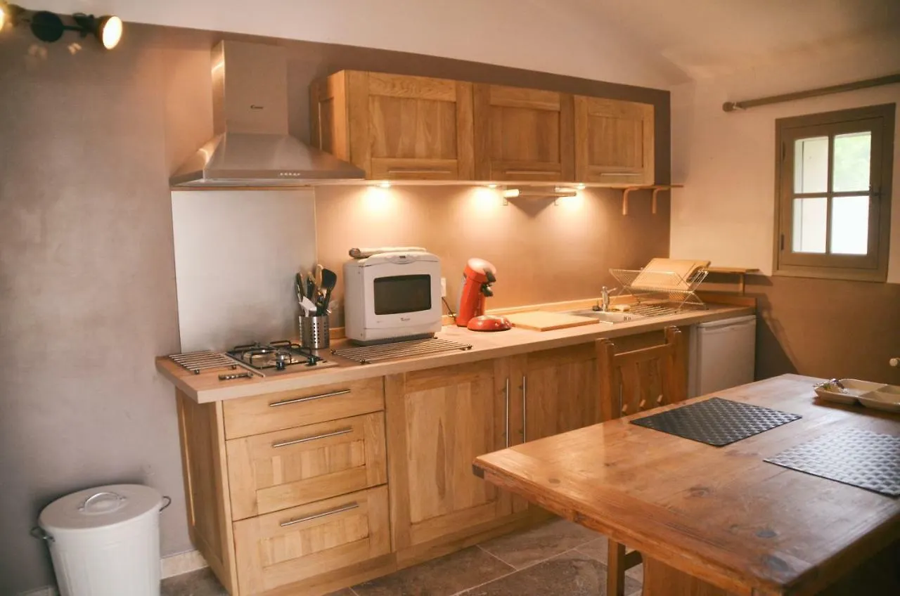 Le Mas De Roussillon Bed & Breakfast Roussillon  0*, Roussillon (Vaucluse)
